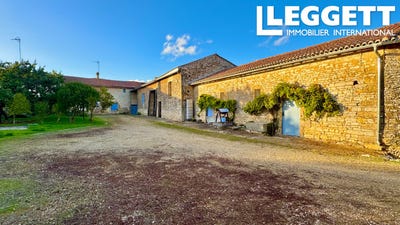 /international/fr/saint-jean-de-sauves-charente-310095138625/