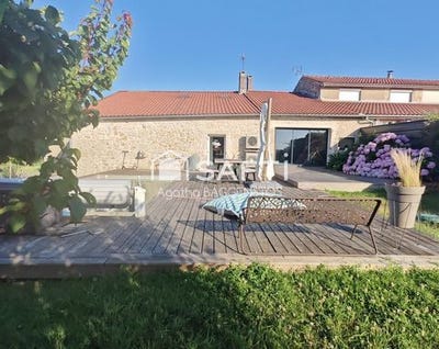 /international/fr/sainte-croix-du-mont-aquitaine-310109128359/