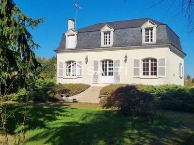 /international/fr/bourgueil-centre-val-de-loire-310103615670/