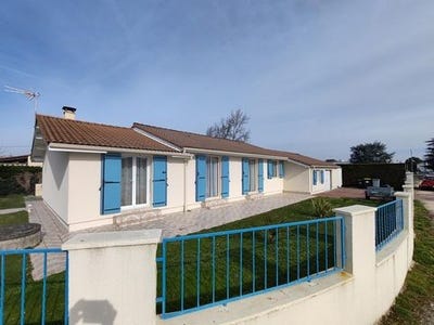 /international/fr/coutras-aquitaine-310100299955/