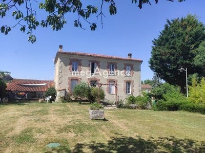 /international/fr/surgeres-charente-310100742520/?lang=zh-tw