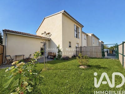 /international/fr/la-lande-de-fronsac-aquitaine-310107491502/