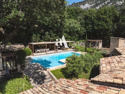 /international/fr/robion-provence-alpes-cote-d-azur-310100915271/?lang=en