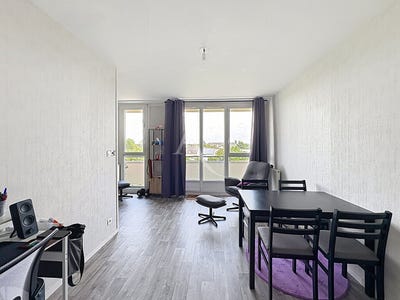/international/fr/trelaze-pays-de-la-loire-310108480835/