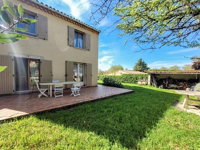 /international/fr/saint-paul-trois-chateaux-rhone-310105832592/