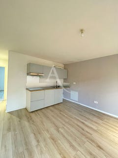 /international/fr/l-isle-jourdain-charente-310108420787/