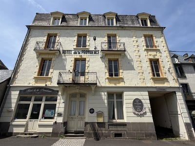 /international/fr/egliseneuve-d-entraigues-auvergne-310109023206/?lang=it
