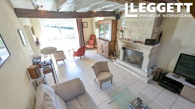 /international/fr/la-rochefoucauld-charente-310097846654/