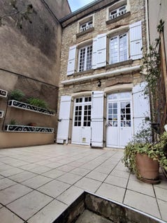/international/fr/saint-gengoux-le-national-burgundy-310101154887/?lang=zh-tw