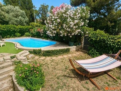 /international/fr/nimes-languedoc-roussillon-310108530664/