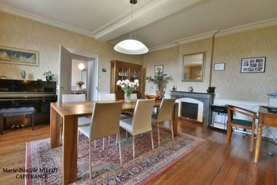 /international/fr/laval-pays-de-la-loire-310100175242/