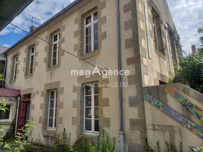 /international/fr/guerlesquin-brittany-310108595531/