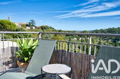 /international/fr/uzes-aquitaine-310108556289/