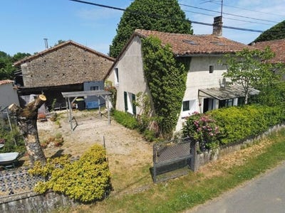 /international/fr/nanteuil-en-vallee-charente-310107599248/