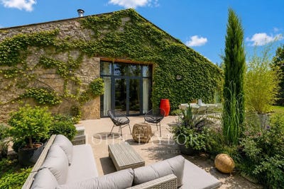 /international/fr/saint-emilion-aquitaine-310105370411/