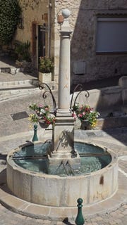 /international/fr/gattieres-provence-alpes-cote-d-azur-310108487147/