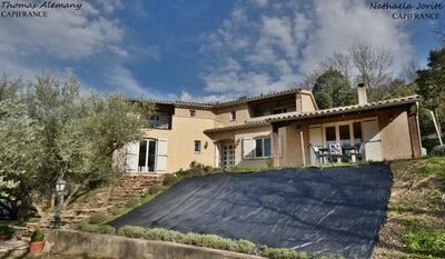 /international/fr/les-mees-provence-alpes-cote-d-azur-120098500953/