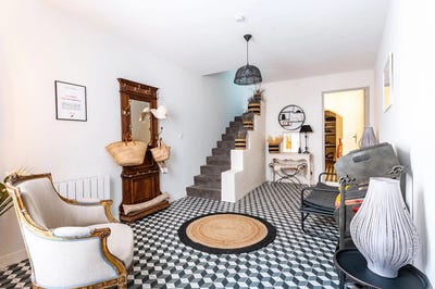 /international/fr/grignan-rhone-310108648000/?lang=th