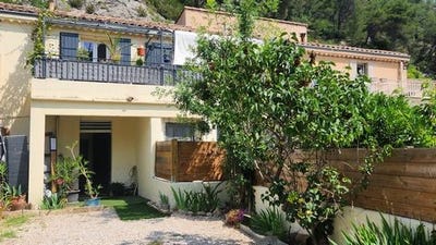 /international/fr/auriol-provence-alpes-cote-d-azur-310098769494/