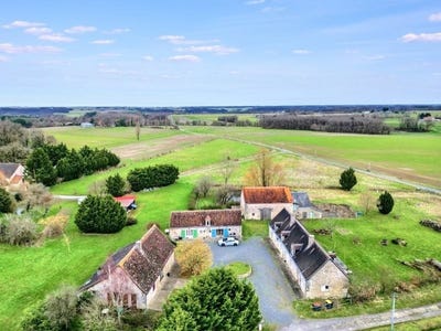 /international/fr/le-petit-pressigny-centre-val-de-loire-310108088259/