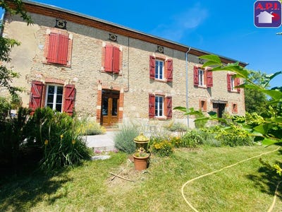 /international/fr/carla-bayle-midi-pyrenees-310109098750/?lang=th