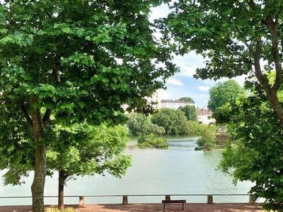 /international/fr/chalon-sur-saone-burgundy-310100460627/