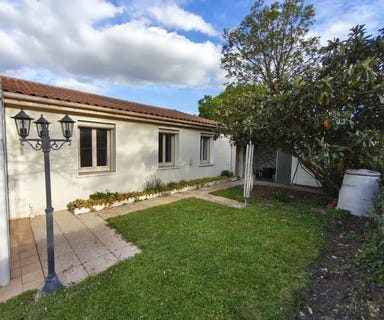/international/fr/poitiers-charente-310105998932/?lang=th