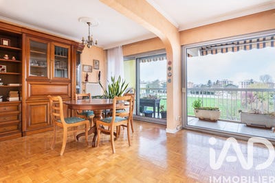 /international/fr/bron-rhone-310106396472/