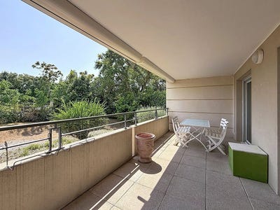 /international/fr/villeneuve-les-avignon-languedoc-roussillon-310119789187/
