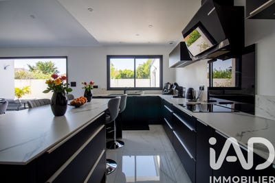 /international/fr/nieul-sur-mer-charente-310107912746/
