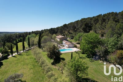 /international/fr/lambesc-provence-alpes-cote-d-azur-310100290656/