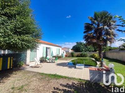 /international/fr/le-chateau-d-oleron-charente-310094433276/
