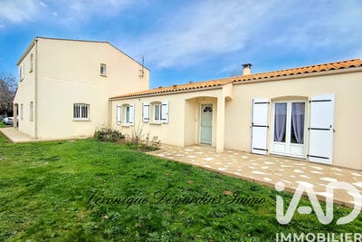 /international/fr/saintes-charente-310104231877/