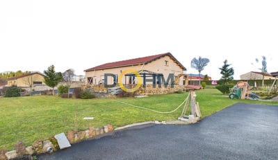 /international/fr/monlet-auvergne-310104436880/