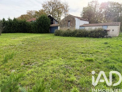 /international/fr/la-ferriere-en-parthenay-charente-310103614681/