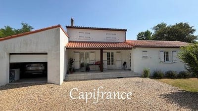 /international/fr/port-d-envaux-charente-310100890411/