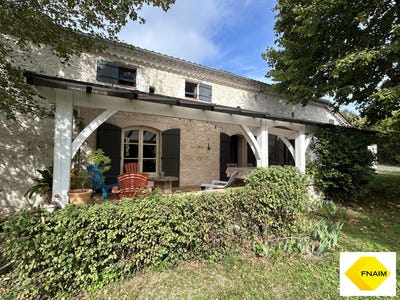 /international/fr/laroque-timbaut-aquitaine-310104897421/