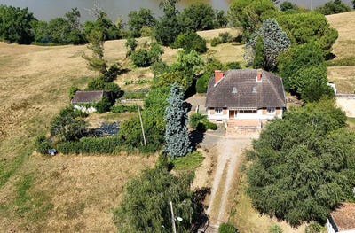 /international/fr/bourbon-l-archambault-auvergne-310098612129/