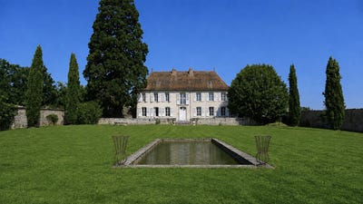/international/fr/la-clayette-burgundy-310109866403/