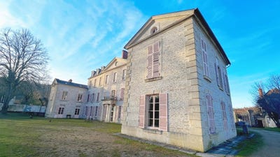 /international/fr/l-isle-sur-serein-burgundy-310100578603/?lang=zh-cn