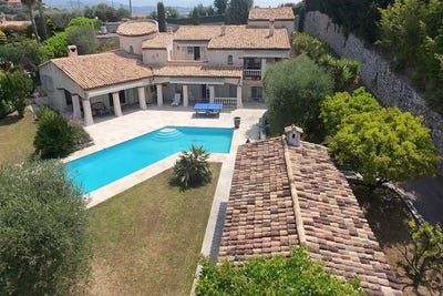 /international/fr/vieux-chemin-de-cagnes-a-la-gaude-la-gaude-provence-alpes-cote-d-azur-310100536261/