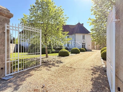 /international/fr/la-chapelle-montbrandeix-limousin-310107500303/