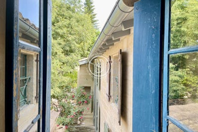 /international/fr/uzes-languedoc-roussillon-310101335465/?lang=en