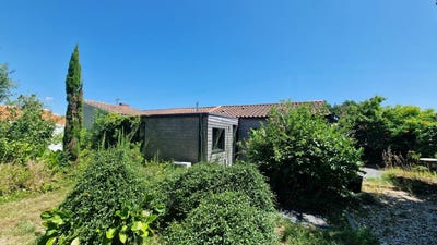 /international/fr/la-garnache-pays-de-la-loire-310100936873/