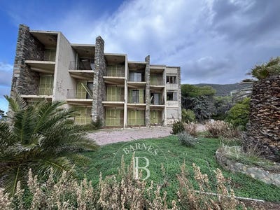 /international/fr/centuri-corsica-310107949979/