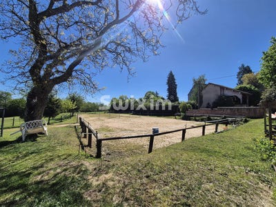 /international/fr/la-roche-en-brenil-burgundy-310109202315/