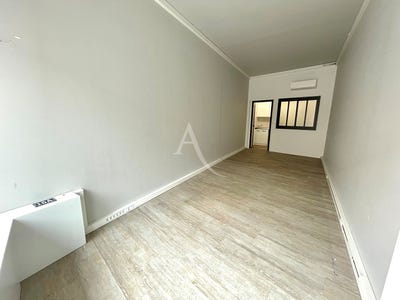 /international/fr/l-isle-jourdain-charente-310105340712/