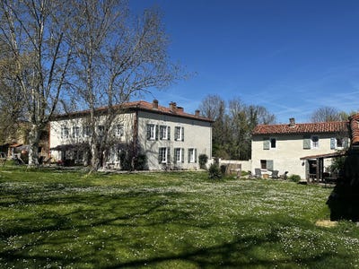 /international/fr/carla-bayle-midi-pyrenees-310109023334/?lang=de