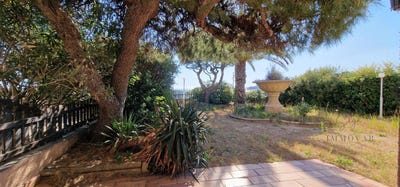 /international/fr/saint-cyr-sur-mer-provence-alpes-cote-d-azur-120091128478/
