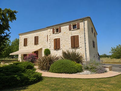 /international/fr/brie-charente-310109440339/